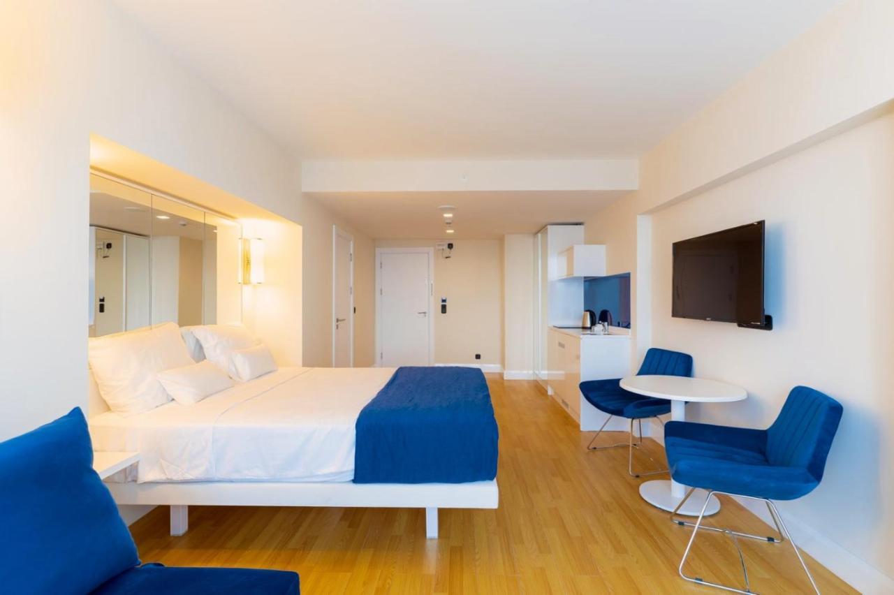Batumi Beach Side & Sea View Aparthotel Ngoại thất bức ảnh