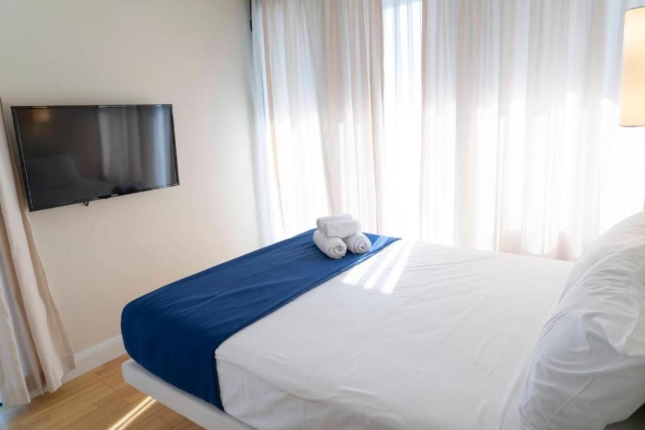 Batumi Beach Side & Sea View Aparthotel Ngoại thất bức ảnh